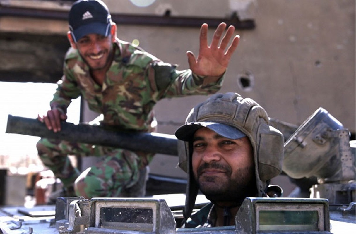 Anh binh si Syria cam chot vung ngoai o Damascus-Hinh-7